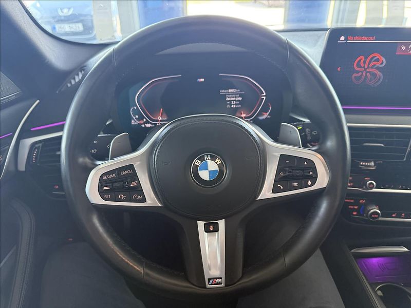 BMW Řada 5 3,0   530xDrive,Mpaket,4x4,Las - fotka 15 z 45
