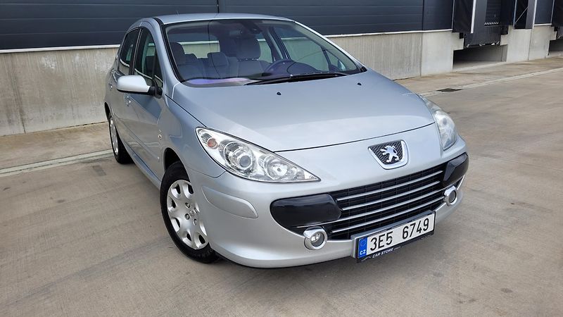 Peugeot 307 1,6 16V 80KW - fotka 1 z 19