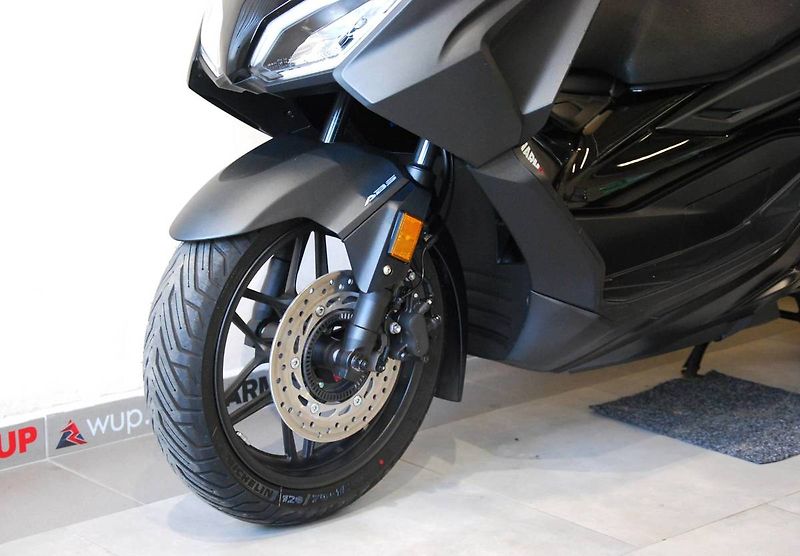 Honda Forza 125 ABS (2023) Forza 125 - 1.maj, serviska, k - fotka 17 z 20