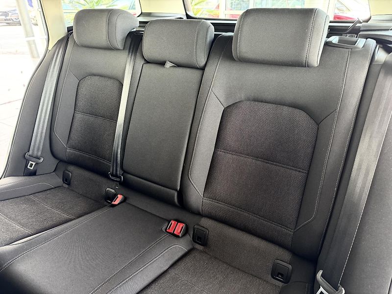 Volkswagen Passat 2,0TDI DSG 140kW*Masáž*Kam*Taž - fotka 16 z 37