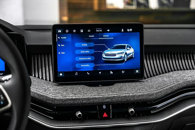 Škoda Superb 2,0 TDI DSG LED Masáž tažné - fotka 17 z 21
