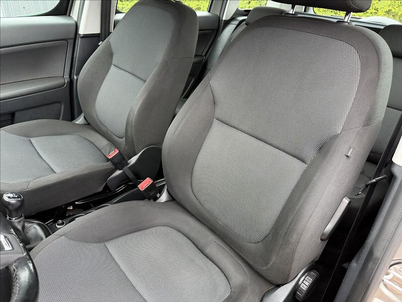 Škoda Yeti 1.2 TSI Active - fotka 12 z 17