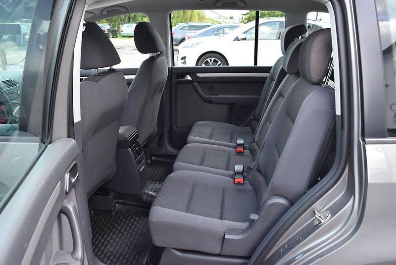 Volkswagen Touran (2010) 1.6TDI 77kw TRENDLINE BMT NAV  - fotka 15 z 48