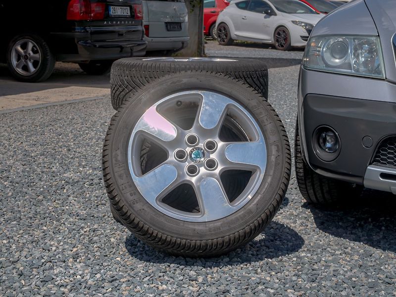 Škoda Octavia (2007) ČR 2.0TDI 103KW 2x KOLA– SCOUT - fotka 38 z 44