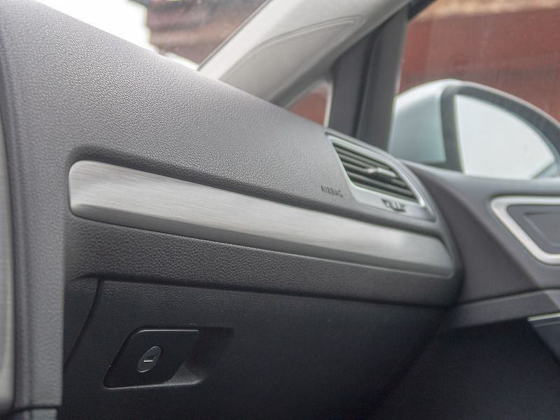 Volkswagen Golf (2014) 12/14 1.6TDI 77KW – NAVIGACE - fotka 29 z 61