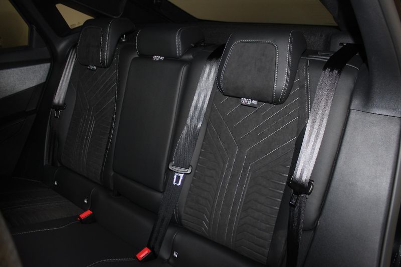 Peugeot 3008 (2026) GT Hybrid 145 e-DCS6  - fotka 15 z 16