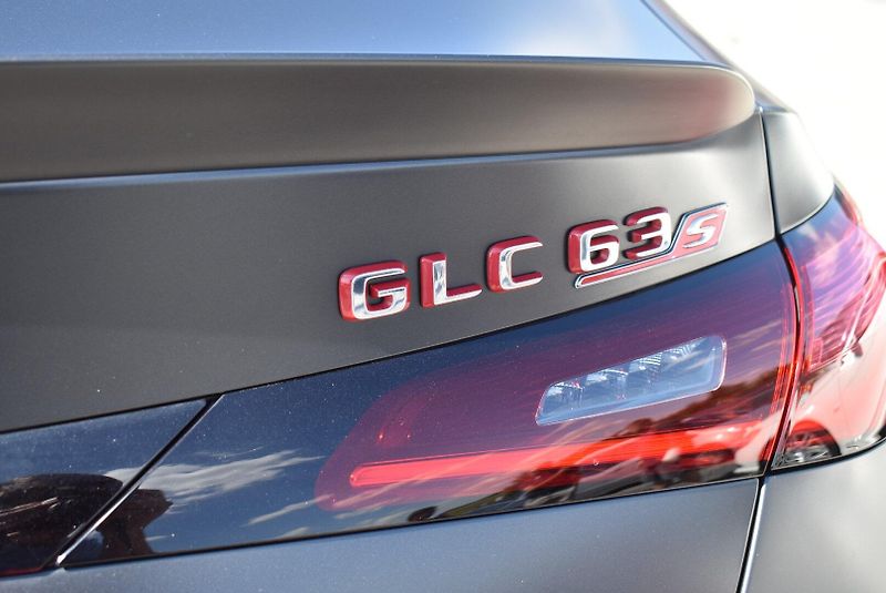 Mercedes-Benz GLC AMG 63Se Performence Kupé - fotka 7 z 32