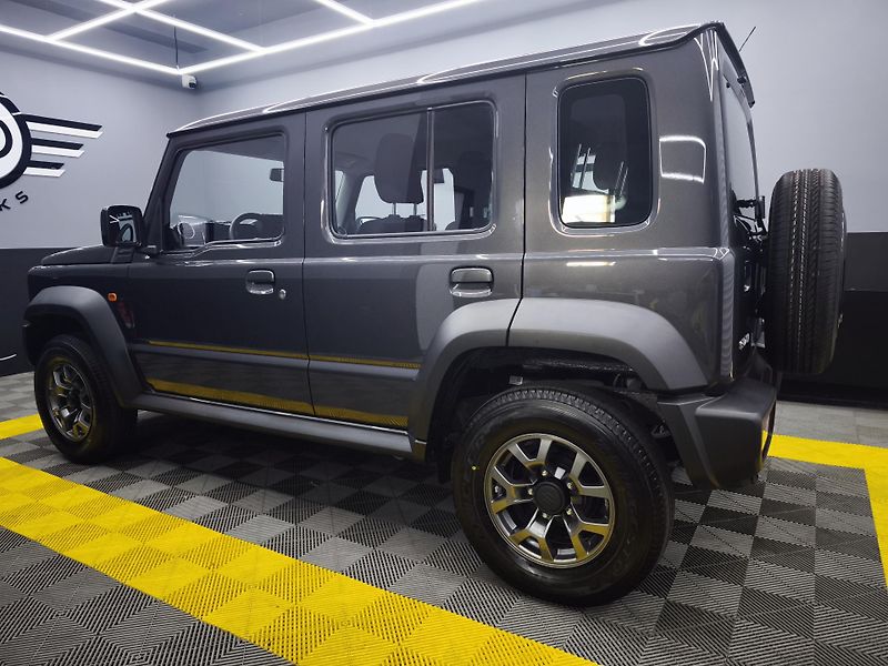 Suzuki Jimny (2025) 1.5 GLX AUTOMAT, 4X4 LONG - fotka 17 z 28