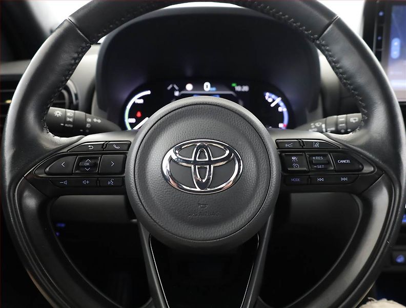 Toyota Yaris Cross (2023) 1.5 VVT-iE E-Four - fotka 8 z 21