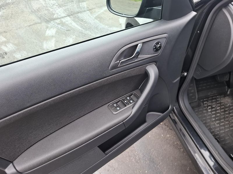Škoda Yeti (2014) 2.0TDi 103kW,DSG,4x4,tažné - fotka 7 z 18