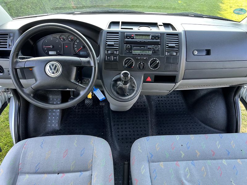 Volkswagen Transporter 1.9TDI 77KW,6MÍST,1MAJ,127TKM - fotka 27 z 45