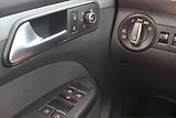 Volkswagen Touran (2011) 1.6 TDI, Tempomat - náhled 15