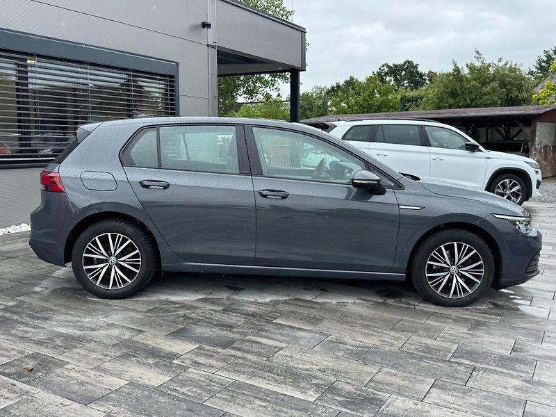 Volkswagen Golf (2020) Edition 1.5 TSI 96kW - fotka 4 z 31