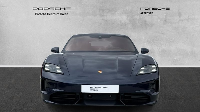 Porsche Taycan 4S - fotka 2 z 25