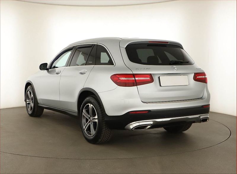 Mercedes-Benz GLC (2017) 250 4MATIC - fotka 4 z 20
