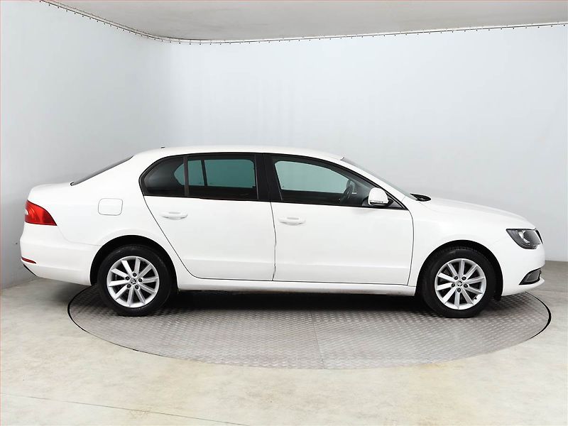 Škoda Superb (2014) Ambition Plus 1.4 TSI, ČR - fotka 6 z 15