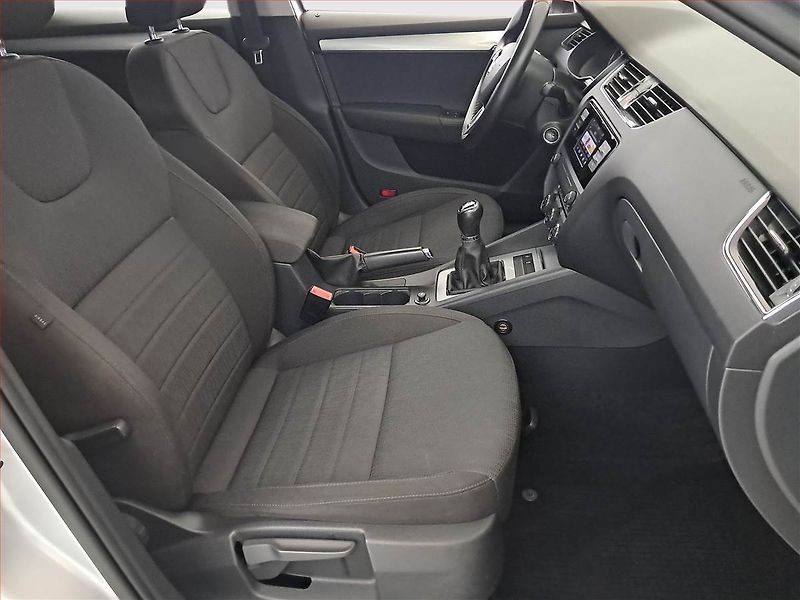Škoda Octavia (2016) Ambition Plus 1.0 TSI - fotka 9 z 17