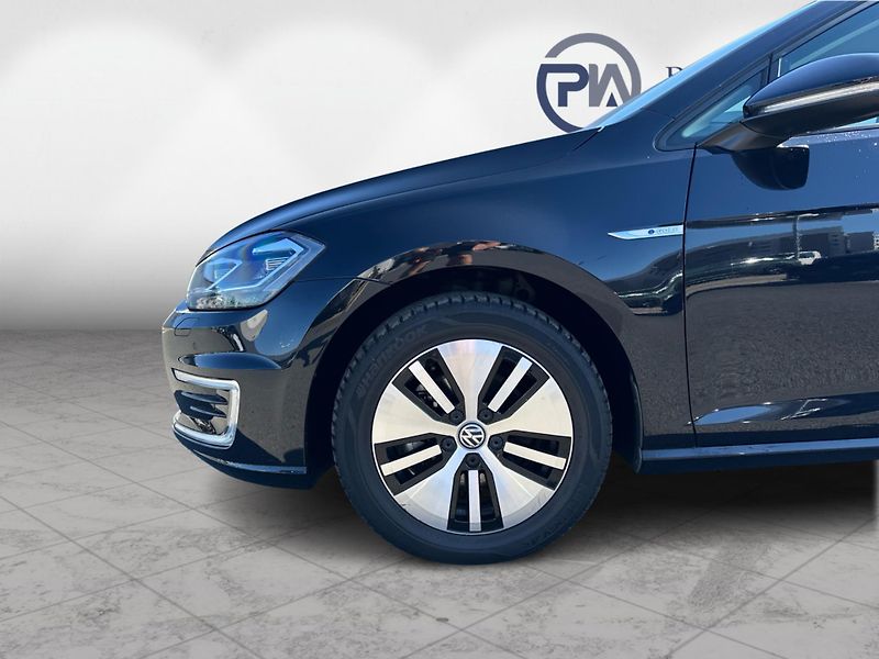 Volkswagen e-Golf Comfortline 100kW SOH: 92,4% - fotka 9 z 22