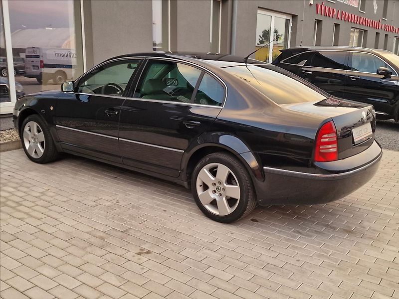 Škoda Superb 2.5 TDI  V6 120kW Elegance,ČR - fotka 7 z 46