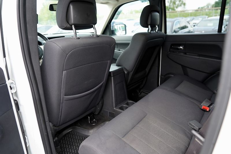 Jeep Cherokee 2.8 CRD L/automat/tažné/klima/ - fotka 30 z 37