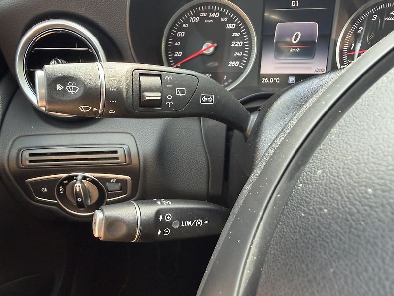 Mercedes-Benz Třídy C 180 CGI AUTOMAT LED NAVIGACE - fotka 18 z 38