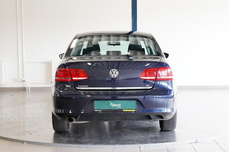 Volkswagen Passat - fotka 6 z 24
