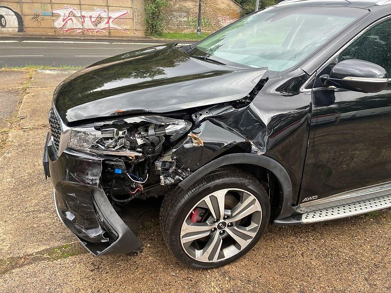Kia Sorento GT LINE 2.2 CRDi 4x4 7 míst - fotka 7 z 25