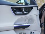 Mercedes-Benz Třídy C (2023) C 300 E Digital Light, Keyless - náhled 11