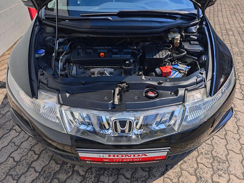 Honda Civic (2007) 1.8 i-VTEC Executive Panorama - fotka 8 z 41