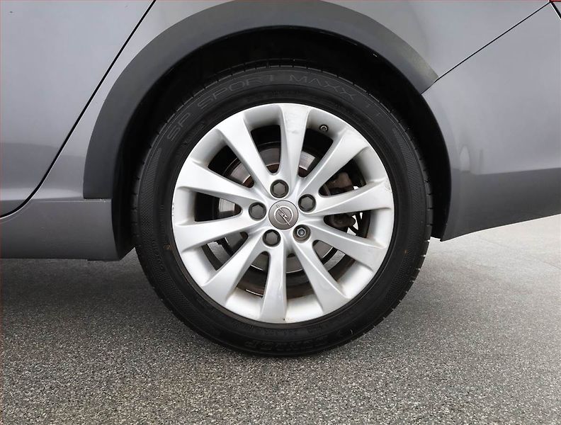 Opel Insignia (2016) 2.0 CDTI, Automat, Navi - fotka 18 z 18