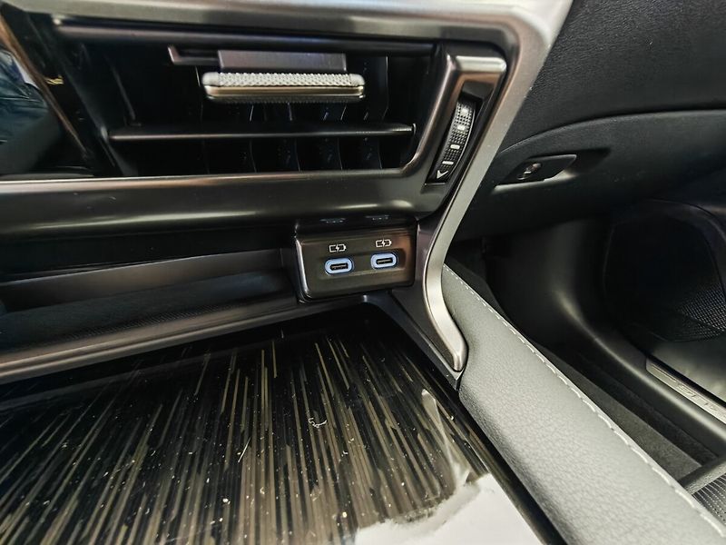 Lexus RX 450H+ Comfort Plus - fotka 38 z 45
