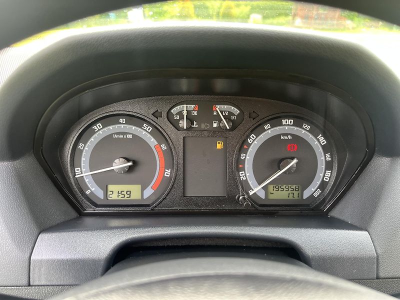 Škoda Fabia 1.4 59KW,TZ,KLIMA,TEMPOMAT,ESP - fotka 34 z 45