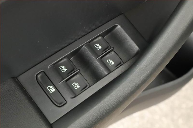 Škoda Rapid (2019) Style Plus 1.0 TSI, Serv.kniha - fotka 9 z 17