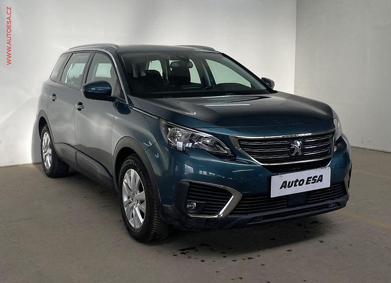 Peugeot 5008 (2017) 1.2 PT, Active - fotka 1 z 15