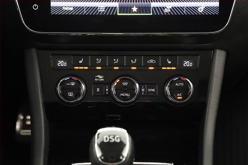 Škoda Superb (2021) Laurin&Klement iV 1.4 TSI PHEV - fotka 11 z 26