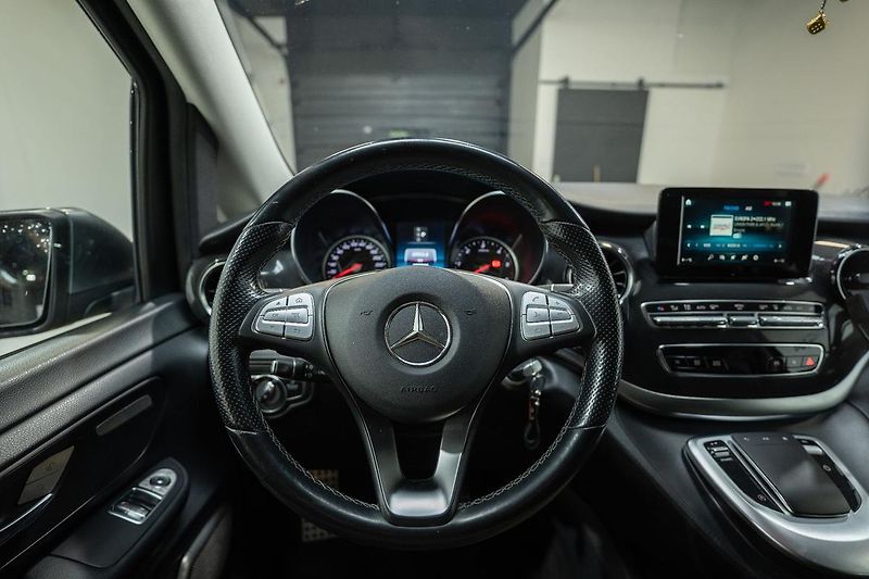 Mercedes-Benz Ostatní V300d 4MATIC 176 kW - fotka 11 z 32