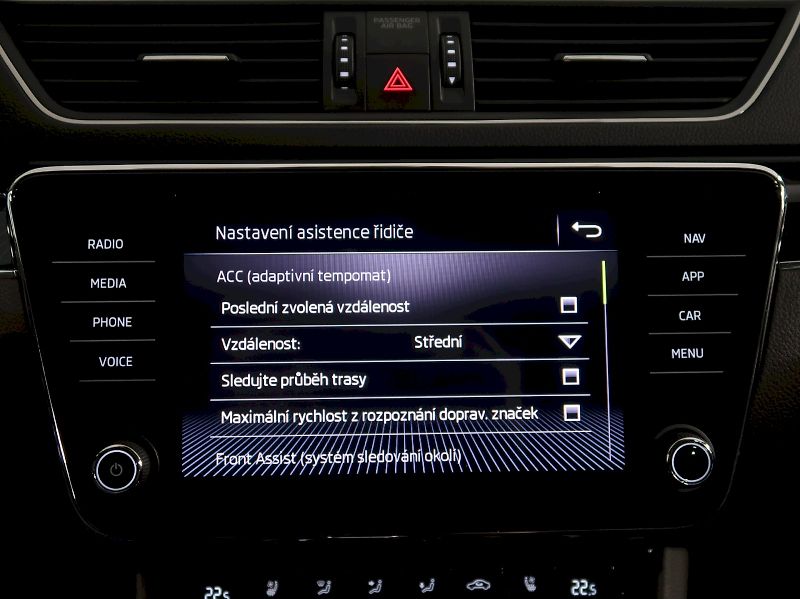 Škoda Superb (2020) LAURIN&KLEMENT 2.0TDI 140KW DS - fotka 32 z 48