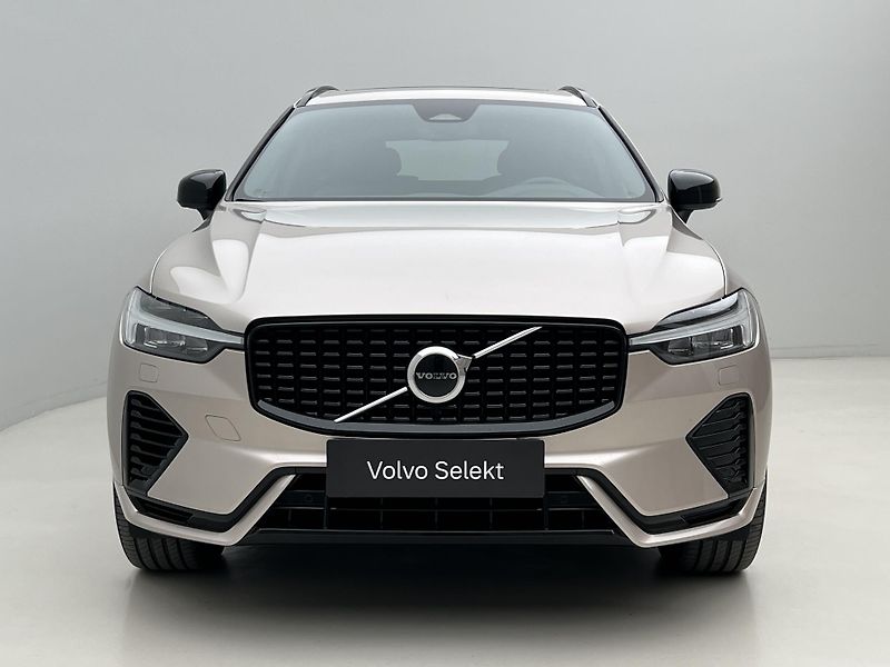 Volvo XC60 T6 AWD DARK PLUS RECHARGE AUT - fotka 14 z 49