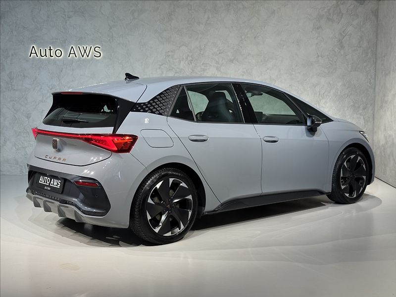 Cupra Born 150kW LED SoH 96,5% PDC - fotka 8 z 48
