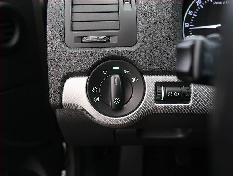 Škoda Octavia (2008) 1.9 TDI, Serv.kniha, Tempomat - fotka 18 z 20
