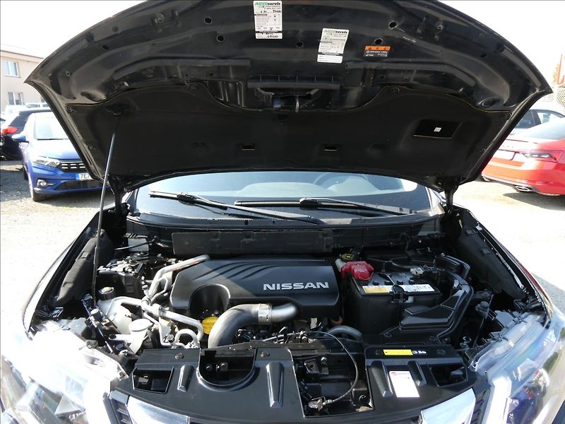 Nissan X-Trail 2,0 dCi 130kW 4x4 DPH, ČR - fotka 35 z 41