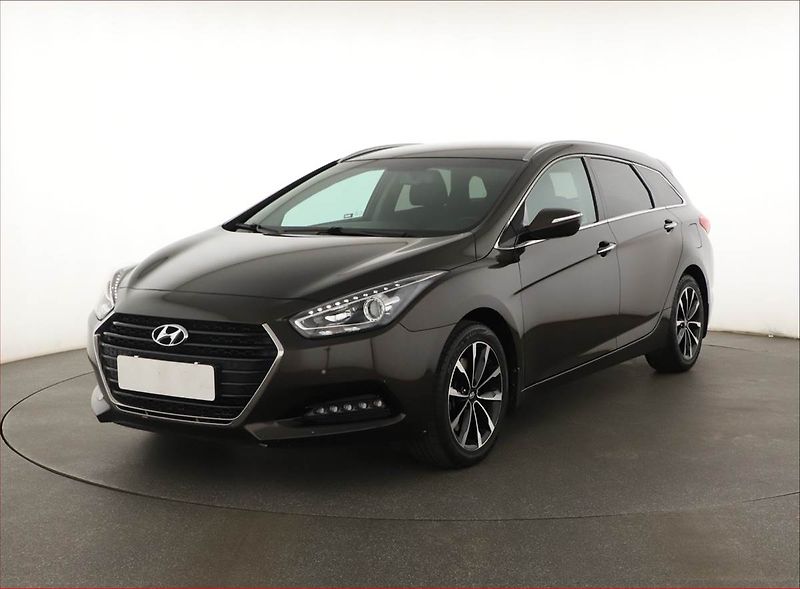 Hyundai i40 (2017) 1.7 CRDi, Serv.kniha, Navi - fotka 2 z 17