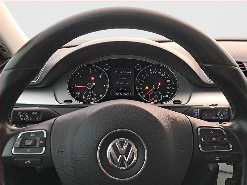 Volkswagen Passat (2011) 2.0 TDI, po STK, jezdí výborně - fotka 16 z 16