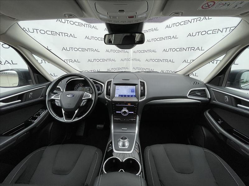 Ford S-MAX 2,0 EcoBlue,140kW,AWD,TITANIUM - fotka 21 z 30