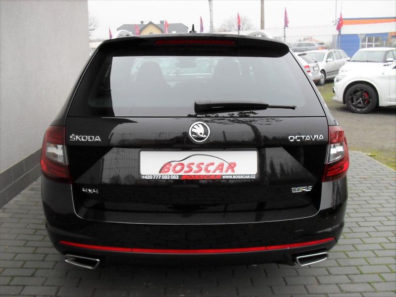 Škoda Octavia 2,0 RS 4x4 DSG LED Panoram DPH - fotka 4 z 31