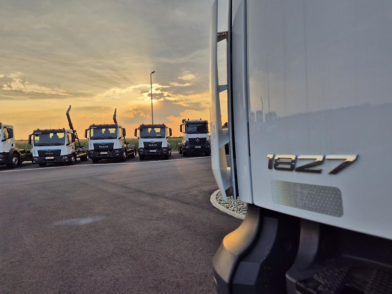 Mercedes-Benz Axor 1827 AROCS 4x4 KONTEJNEROVKA - fotka 25 z 32