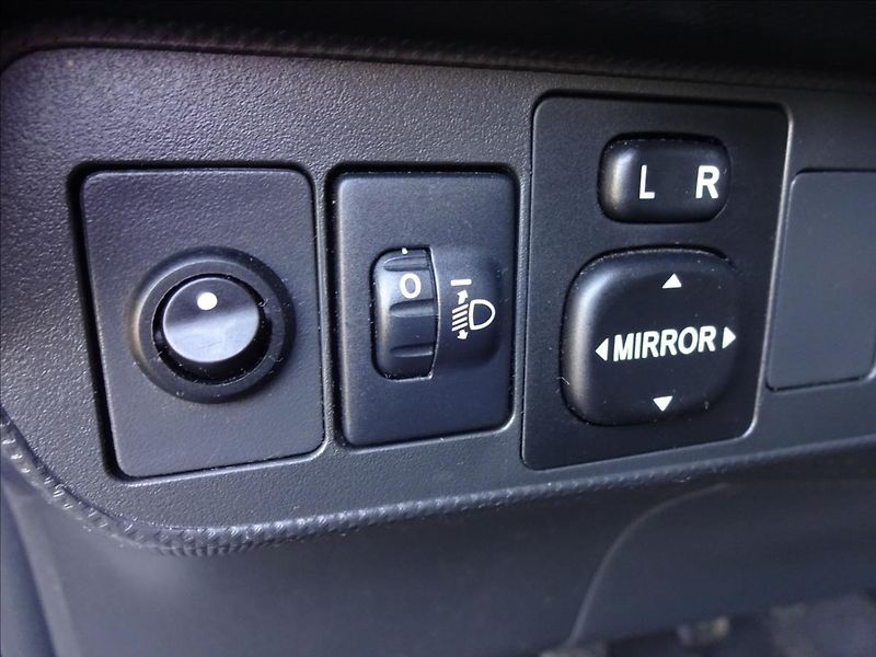 Toyota Auris 1,33 VVTi 74 kW - fotka 36 z 41
