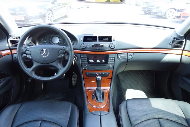 Mercedes-Benz Třídy E 280CDi,ČR,SERV.KN.,4MATIC. - fotka 17 z 48