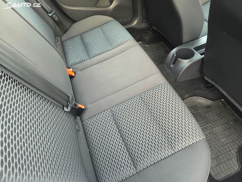 Volkswagen Golf TDI 66KW,PĚKNÝ,SERVISKA,1MAJ57 - fotka 6 z 23