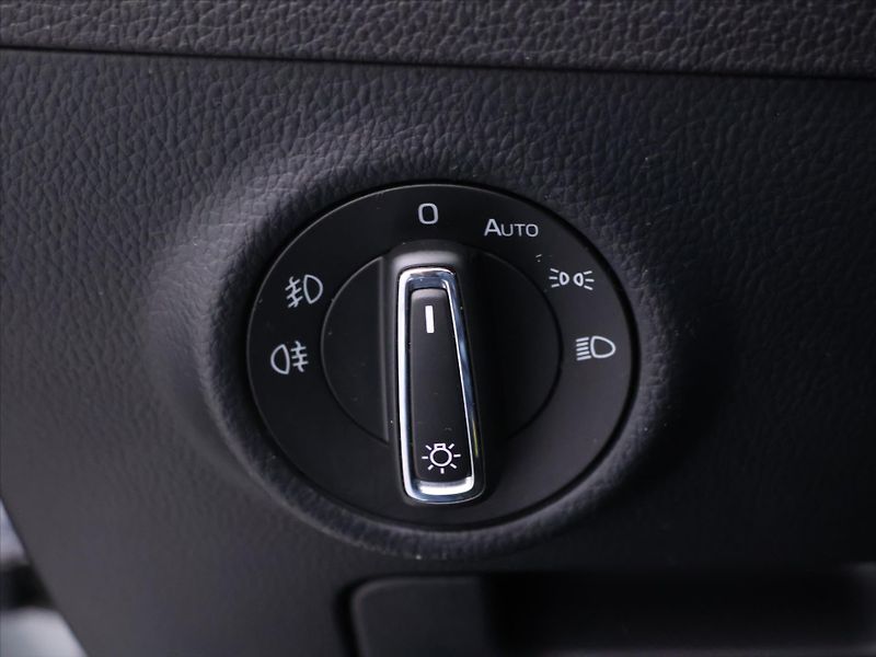 Škoda Superb 2,0 TDI 140kW DSG Style Plus - fotka 19 z 39